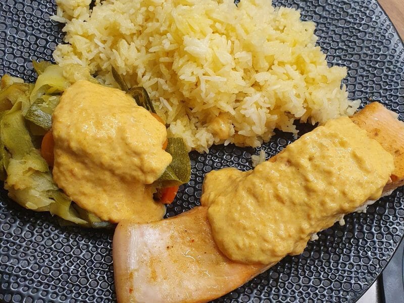 Cliquez pour zoomer ! Saumon sauce curry et tagliatelles de légumes Thermomix par aleksandra59