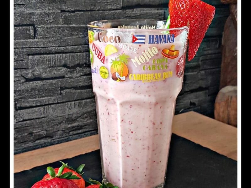 Cliquez pour zoomer ! Milk-shake fraise banane Thermomix par La Fée D'Lys
