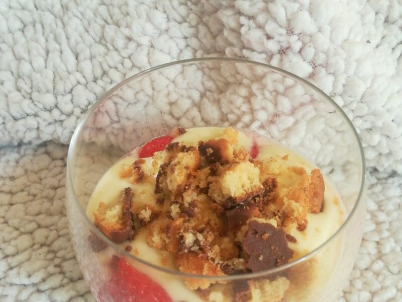 Cliquez pour zoomer ! Délices fraises et chocolat blanc Thermomix par HannaGaby