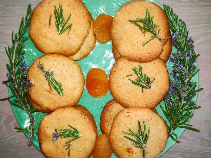 Cliquez pour zoomer ! Cookies romarin et abricots Thermomix par anna21