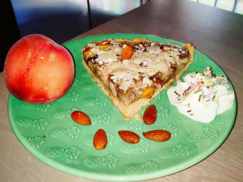 Cliquez pour zoomer ! Tarte aux pêches jaunes et pistache Thermomix par anna21