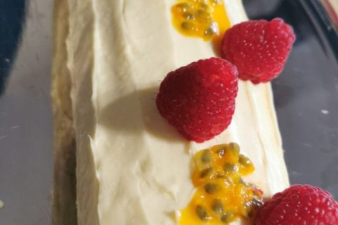 Cliquez pour zoomer ! Bûche de Noël framboises et chocolat blanc Thermomix par natf21