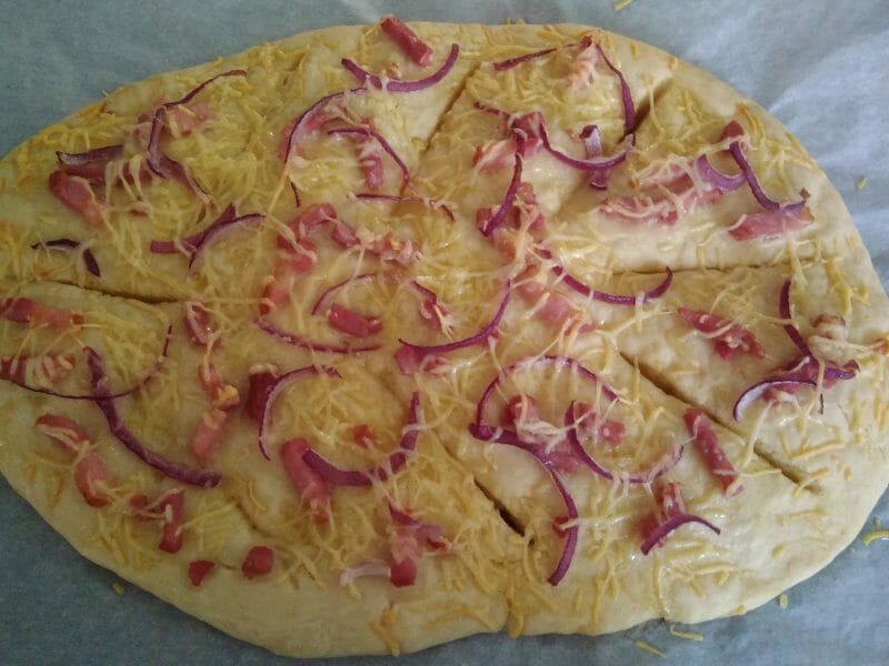 Cliquez pour zoomer ! Fougasse chèvre et lardons Thermomix par Jennifairies