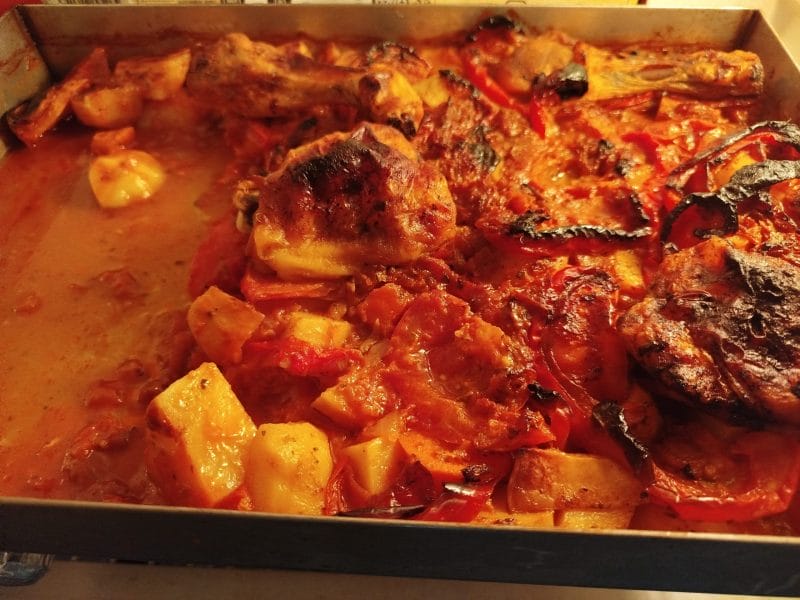 Cliquez pour zoomer ! Poulet aux pommes de terre, poivron et tomates Thermomix par brandan