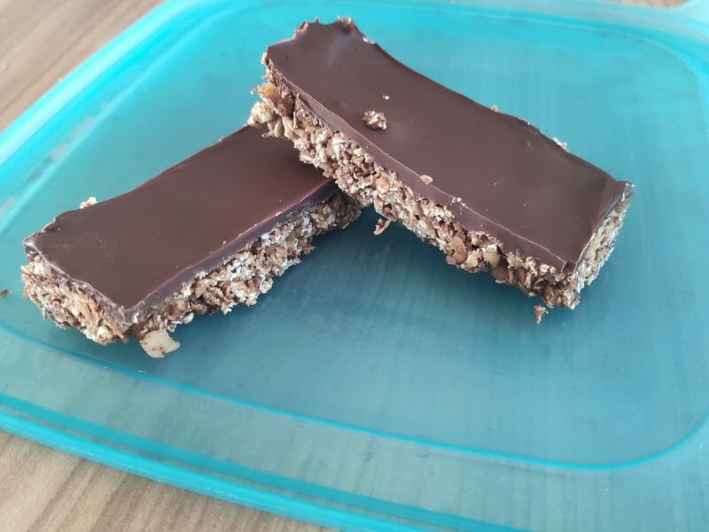 Cliquez pour zoomer ! Barres de céréales à l’avoine, noisettes, banane et chocolat Thermomix par laura1102