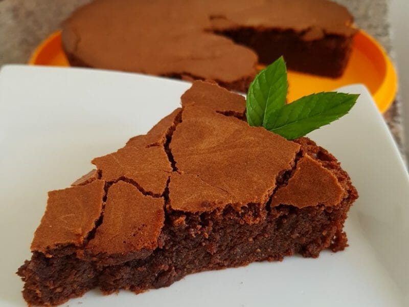 Cliquez pour zoomer ! Gâteau macaroné au chocolat Thermomix par Insta @maggielesbonspetitsplats