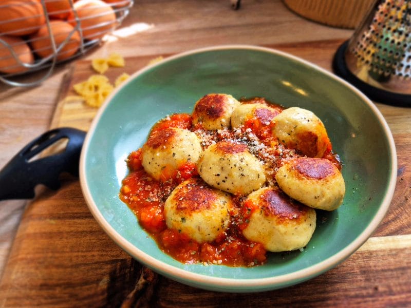 Cliquez pour zoomer ! Boulettes de ricotta sauce tomate Thermomix par Insta @maggielesbonspetitsplats