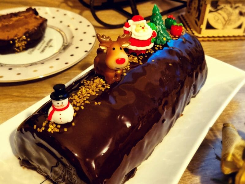 Cliquez pour zoomer ! Bûche mousse au chocolat Thermomix par Insta @maggielesbonspetitsplats