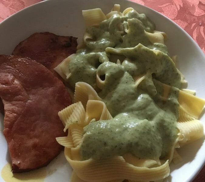 Cliquez pour zoomer ! Farfalle à la crème de courgettes Thermomix par Ludovic3741