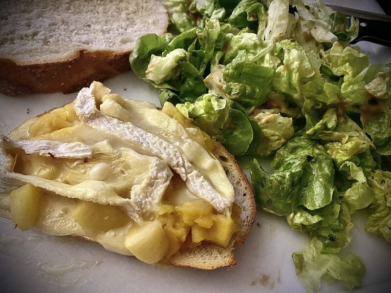 Cliquez pour zoomer ! Tartines normandes pommes et camembert Thermomix par ledouxsophie