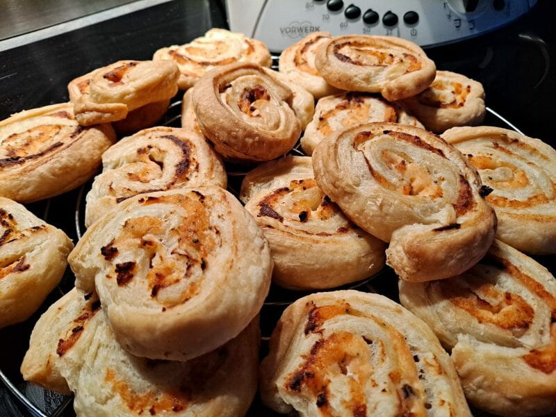 Cliquez pour zoomer ! Roulés feuilletés au saumon Thermomix par maudinou