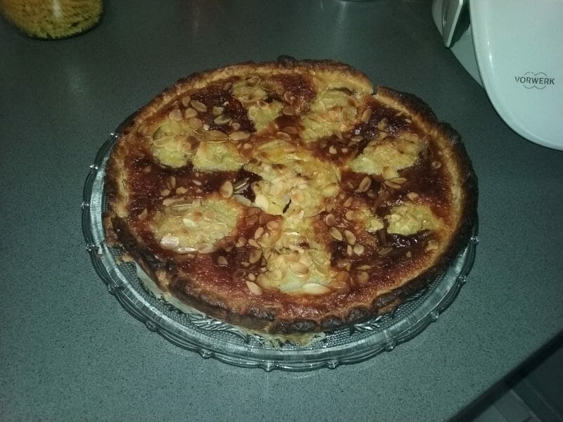 Cliquez pour zoomer ! Tarte aux poires sur lit de chocolat Thermomix par chantchamp