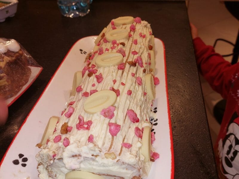 Cliquez pour zoomer ! Bûche de Noël framboises et chocolat blanc Thermomix par mimounette43