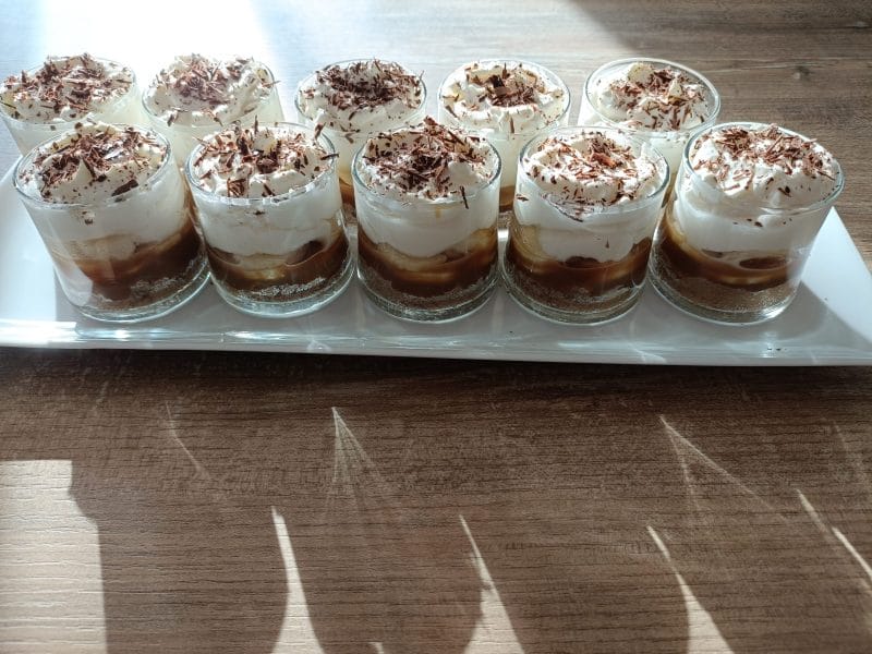 Cliquez pour zoomer ! Verrines banane, confiture de lait et chantilly Thermomix par bea112006