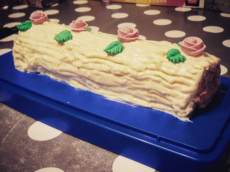 Cliquez pour zoomer ! Bûche de Noël framboises et chocolat blanc Thermomix par Theloutch