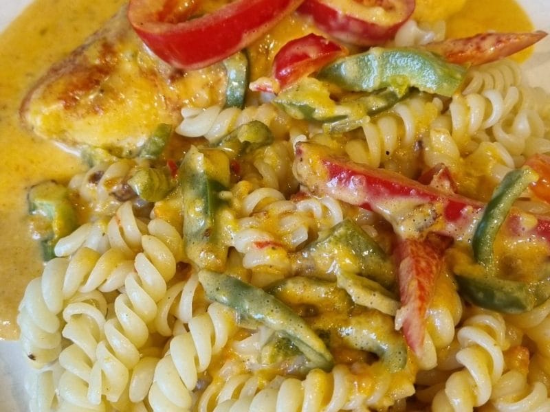 Cliquez pour zoomer ! Poulet à la crème de poivrons Thermomix par Theloutch