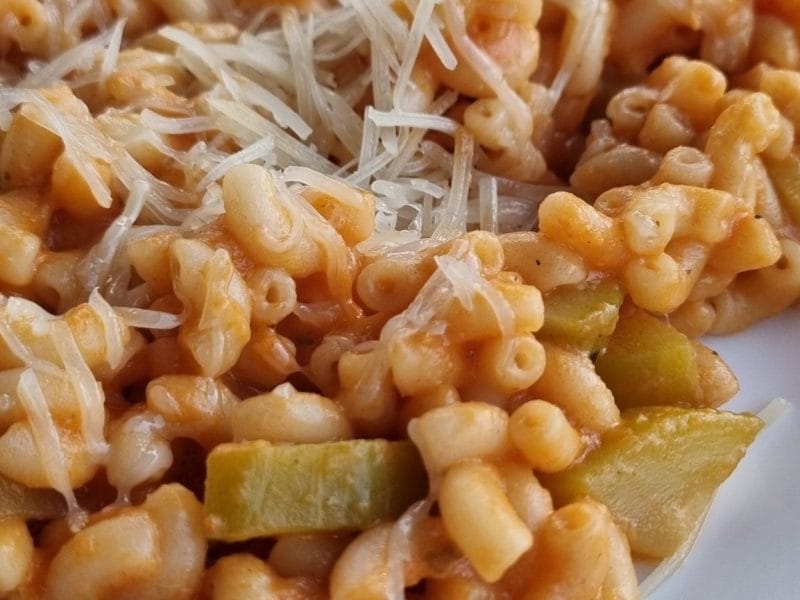 Cliquez pour zoomer ! Pâtes sauce rosée ail et basilic Thermomix par Theloutch