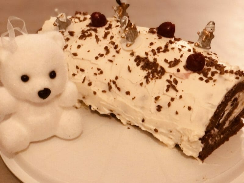 Cliquez pour zoomer ! Bûche forêt noire Thermomix par stephanynola