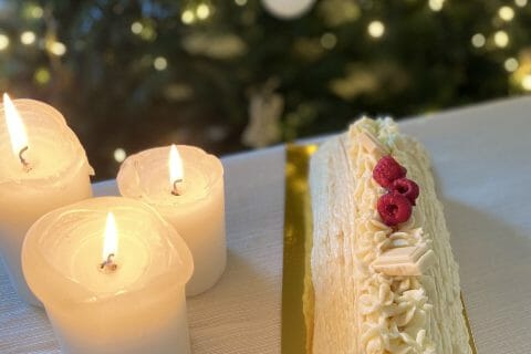 Cliquez pour zoomer ! Bûche de Noël framboises et chocolat blanc Thermomix par prupru54