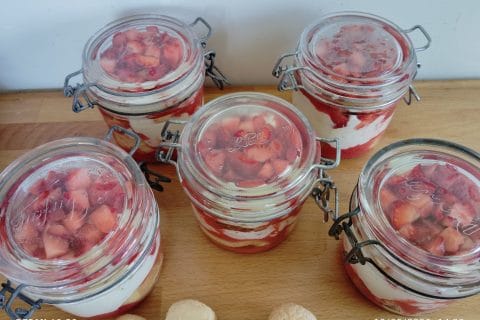 Cliquez pour zoomer ! Tiramisu aux fraises en verrines Thermomix par Juanita