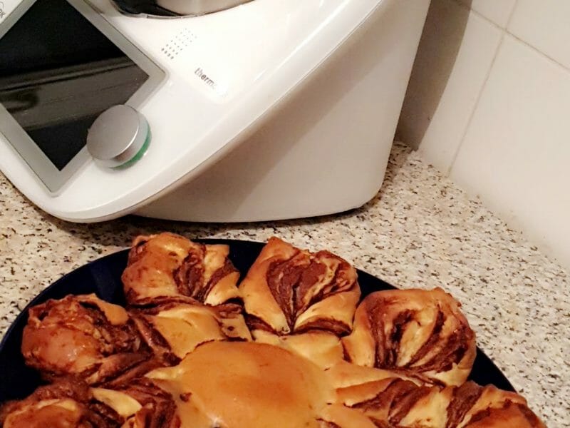 Cliquez pour zoomer ! Brioche étoilée au Nutella Thermomix par houriasaada