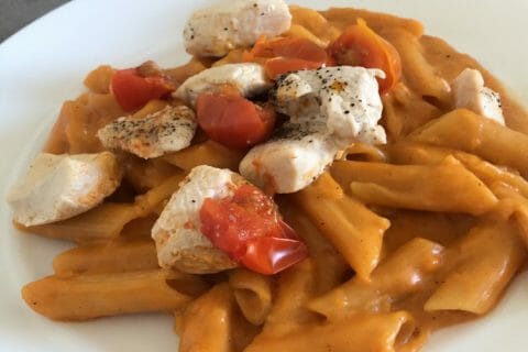 Cliquez pour zoomer ! Pennes au poulet, tomates et champignons au Thermomix