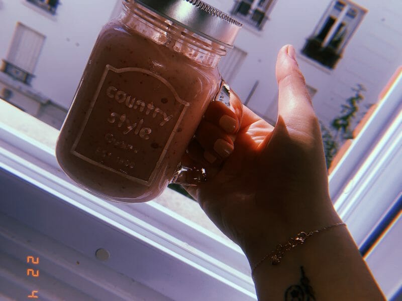 Cliquez pour zoomer ! Milk-shake fraise banane Thermomix par HannaM