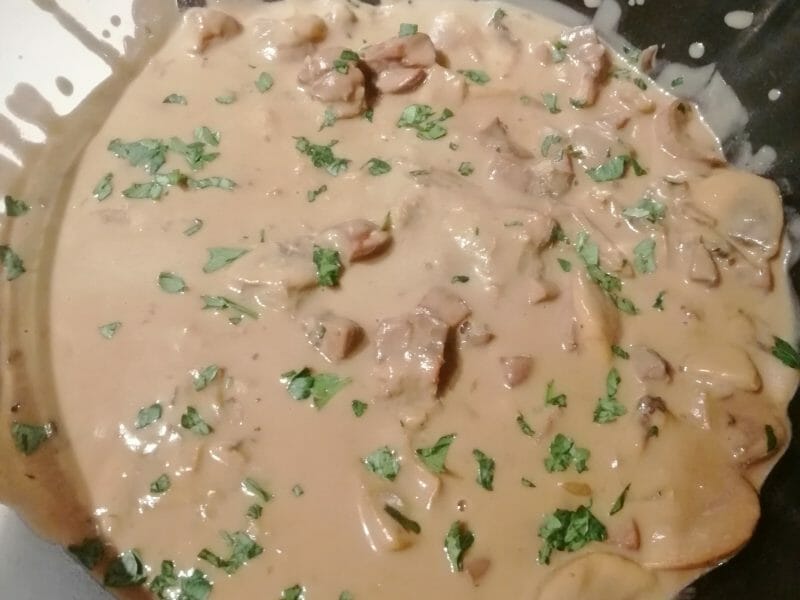 Cliquez pour zoomer ! Rognons de porc sauce madère Thermomix par alilo