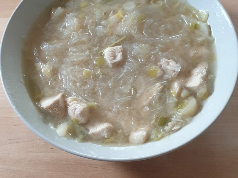 Cliquez pour zoomer ! Bouillon Chinois, poulet et poireaux Thermomix par andra2702