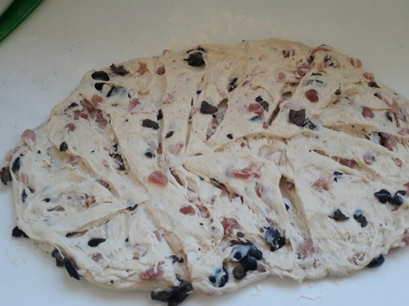 Cliquez pour zoomer ! Fougasse olives et lardons Thermomix par neuneualex