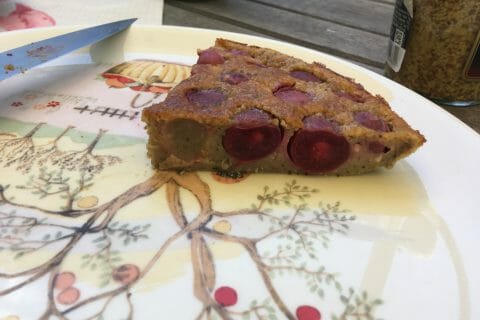 Cliquez pour zoomer ! Clafoutis cerises, noisettes et crumble spéculoos Thermomix par laurasophie