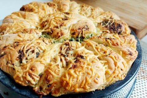 Cliquez pour zoomer ! Pain à l’ail, persil et mozzarella Thermomix par mariaknight