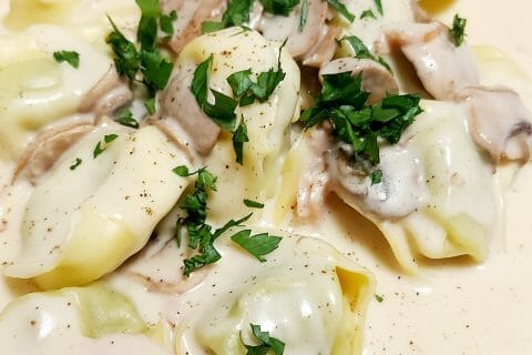 Cliquez pour zoomer ! Tortellini sauce crémeuse au jambon Thermomix par mariaknight