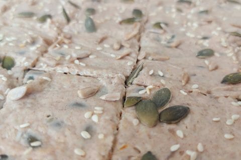 Cliquez pour zoomer ! Crackers salés à l’emmental et aux graines Thermomix par mariaknight