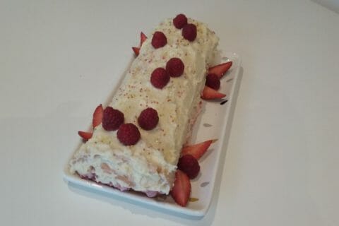 Cliquez pour zoomer ! Bûche de Noël framboises et chocolat blanc Thermomix par Finou