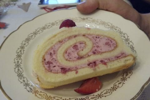 Cliquez pour zoomer ! Bûche de Noël framboises et chocolat blanc Thermomix par Finou