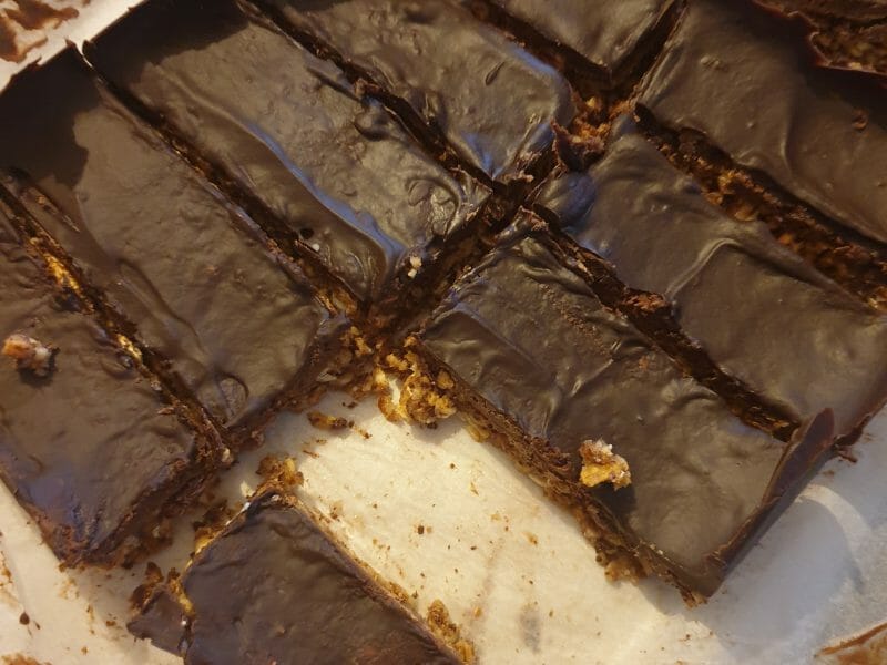 Cliquez pour zoomer ! Barres de céréales à l’avoine, noisettes, banane et chocolat Thermomix par Sev sev