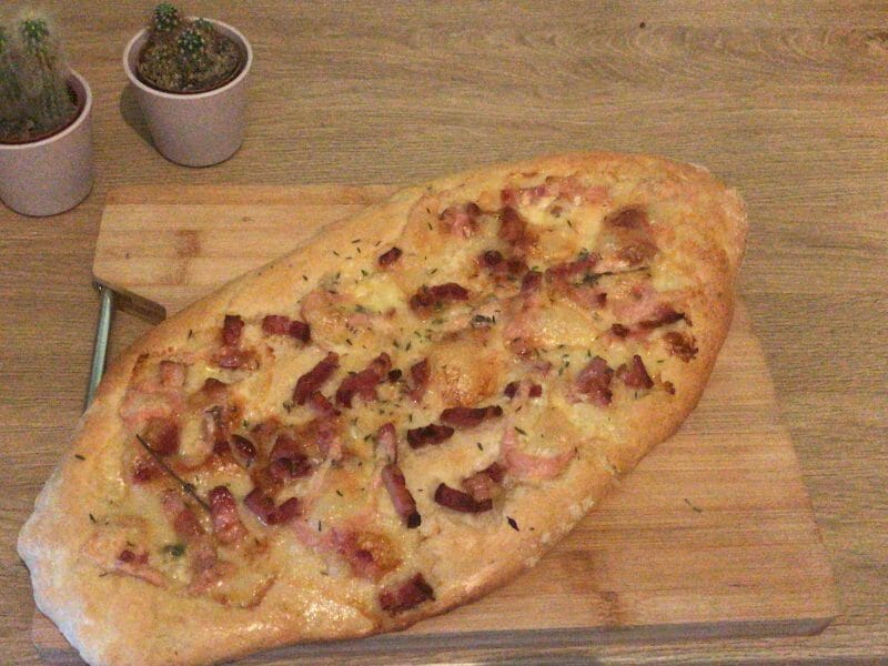 Cliquez pour zoomer ! Fougasse chèvre et lardons Thermomix par cassiecassou