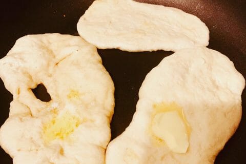 Cliquez pour zoomer ! Naans à l’ail et à la coriandre Thermomix par leti55
