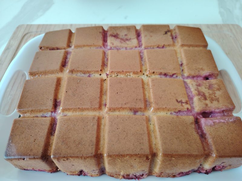 Cliquez pour zoomer ! Bublanina aux fruits rouges Thermomix par carbouede