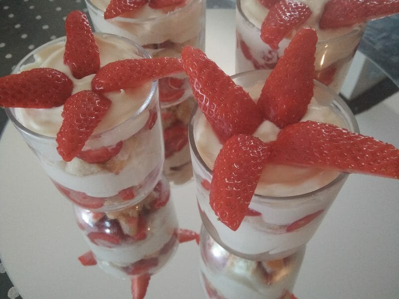 Cliquez pour zoomer ! Délices fraises et chocolat blanc Thermomix par marge1203