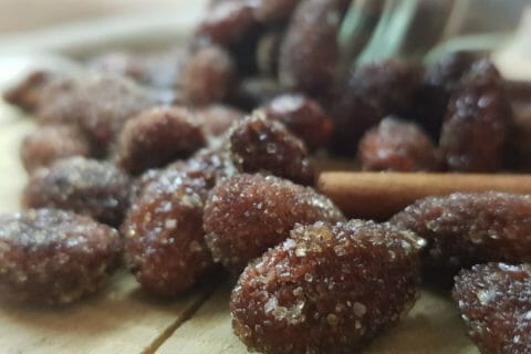 Cliquez pour zoomer ! Amandes grillées à la cannelle et au miel Thermomix par cactus01