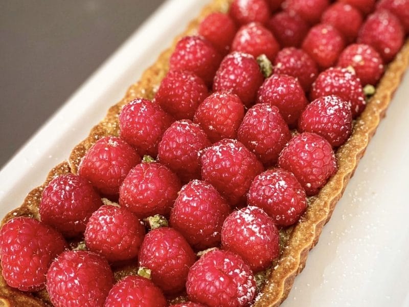 Cliquez pour zoomer ! Tartelettes framboises sur crème d’amande et pistache Thermomix par karibou15