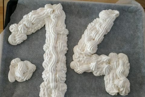 Cliquez pour zoomer ! Mini pavlova aux fraises Thermomix par nat3434