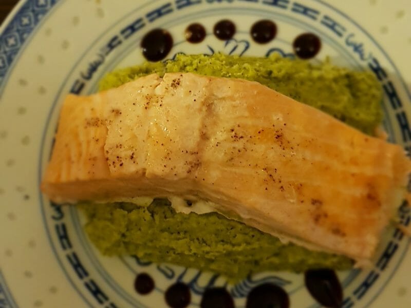 Cliquez pour zoomer ! Saumon sur purée de brocolis Thermomix par nedloco