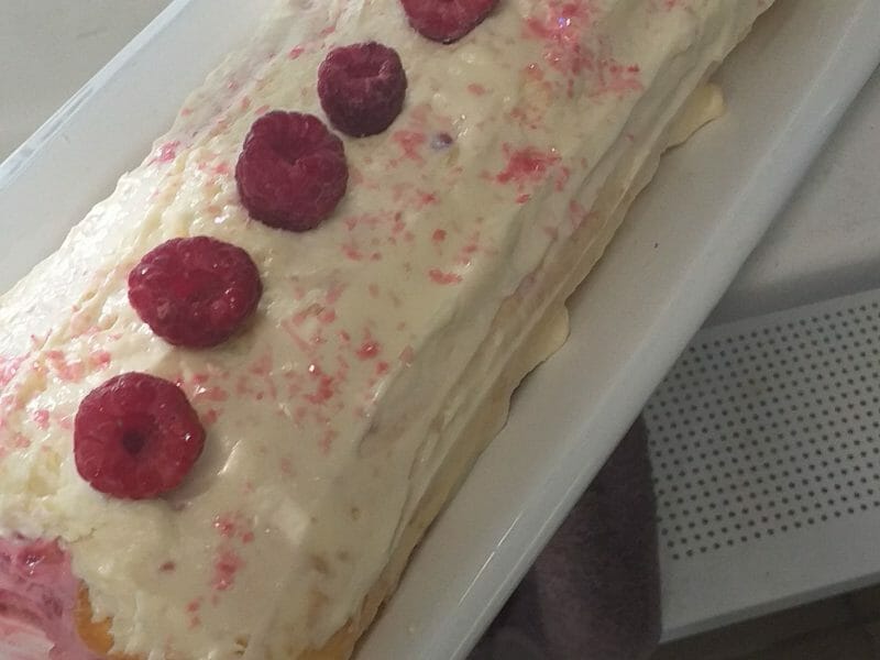 Cliquez pour zoomer ! Bûche de Noël framboises et chocolat blanc Thermomix par clairestrm