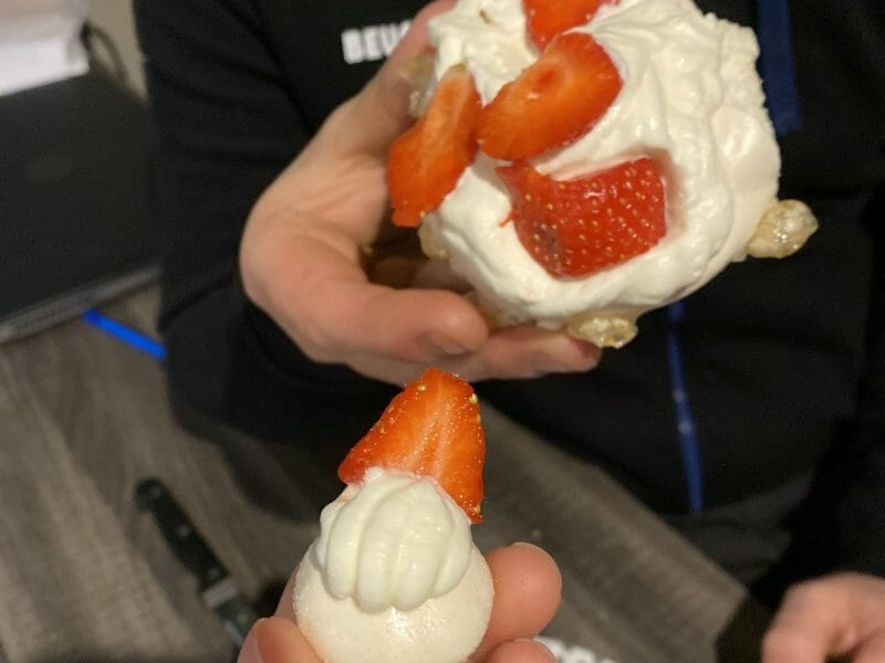 Cliquez pour zoomer ! Mini pavlova aux fraises Thermomix par fitfoodfunmimie