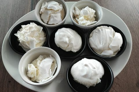 Cliquez pour zoomer ! Mini pavlova aux fraises Thermomix par titikaka