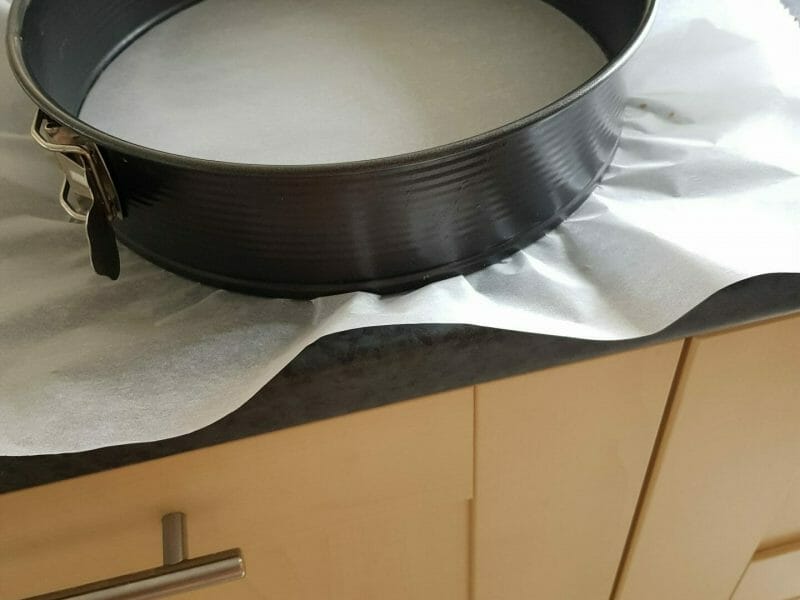 Cliquez pour zoomer ! Panna cotta citron sur sablé spéculoos et miroir de mangue Thermomix par chachz