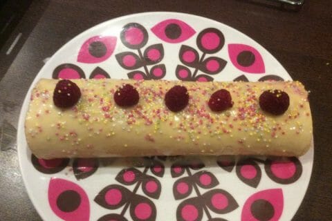 Cliquez pour zoomer ! Bûche de Noël framboises et chocolat blanc au Thermomix